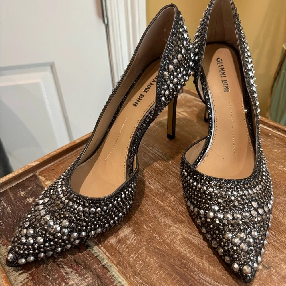 Elegant Black Studded Women's Heels - Picture 2 of 6